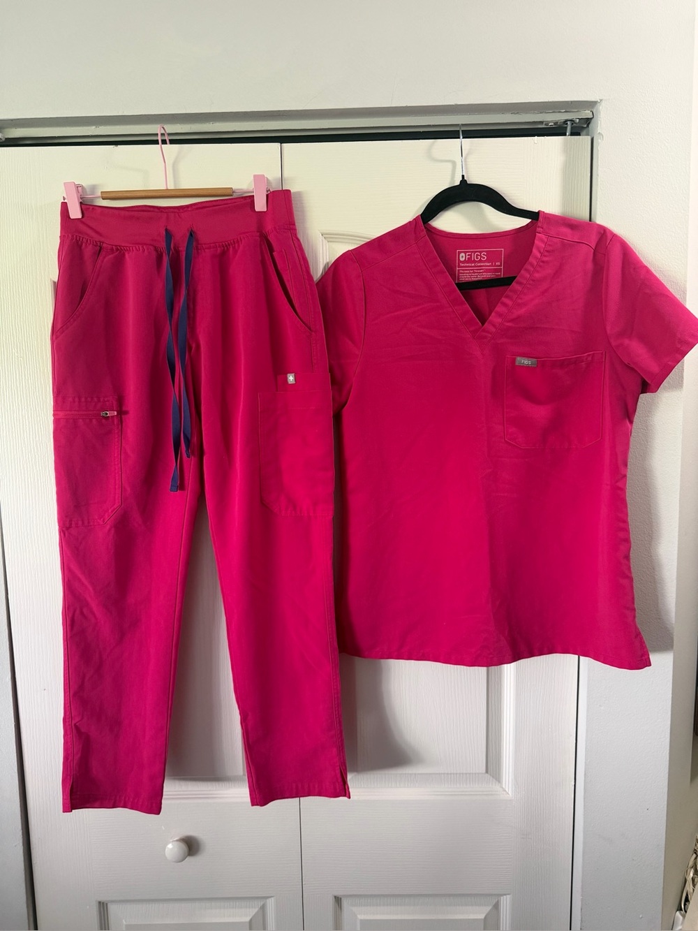 FIGS strawberry sorbet XS set
